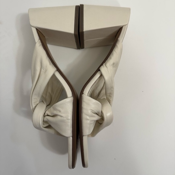 Everlane The Day Twist Heel Slip On Sandal Nappa Leather Cream Size 7.5 - Picture 10 of 11